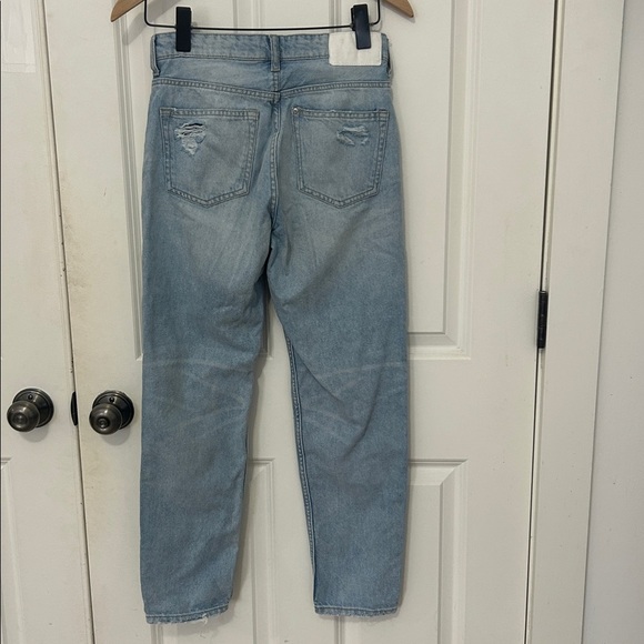 H&M boyfriend ripped light washed jeans size 2 inseam 26” cotton, casual jeans - Picture 4 of 5
